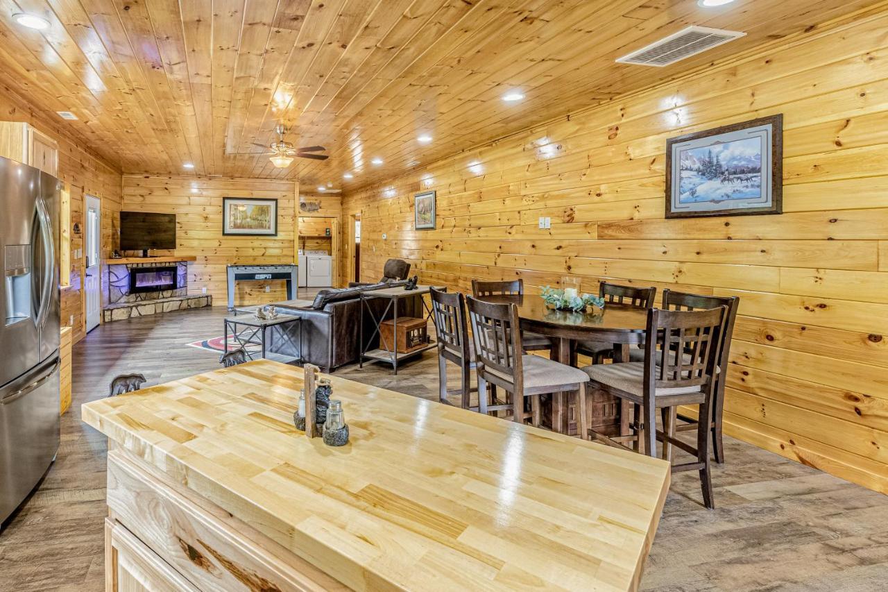 Hilltop Cabin Bryson City Exterior photo